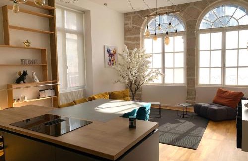 Besancon Old Town Apartamento | Les Fabuleux appartements du Coeur de ville - Place Victor Hugo