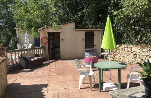 Les Leves-et-Thoumeyragues Casa | LES GRANGES - Gîte CLEMATITE