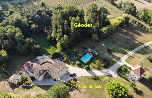 Lugaignac Casa | Les géodes du Domaine Jean Got, proche de Saint Emilion