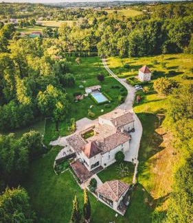 Lugaignac Casa | Les géodes du Domaine Jean Got, proche de Saint Emilion