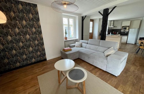 Saint-Georges-de-Grehaigne Casa | Les gîtes de Madline, Le gîte du prieuré