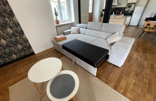 Saint-Georges-de-Grehaigne Casa | Les gîtes de Madline, Le gîte du prieuré