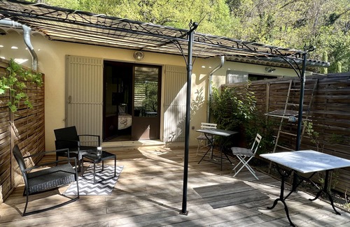 Cereste Apartamento | Les Gîtes Nature en Luberon - LE Patio 2