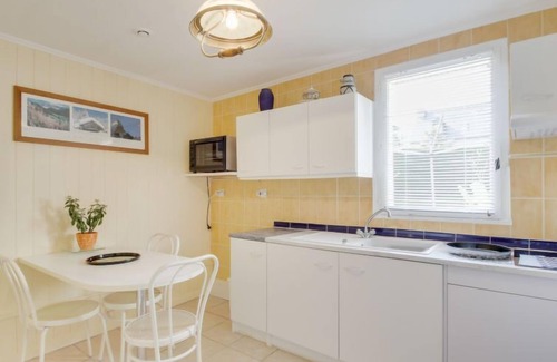 La Richardais Apartamento | Les Genêts by Interhome