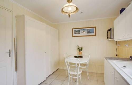La Richardais Apartamento | Les Genêts by Interhome