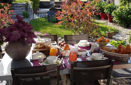 Ury Cama Y Desayuno | Les Glycines