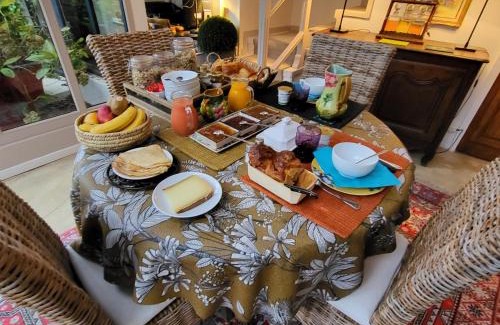 Ury Cama Y Desayuno | Les Glycines