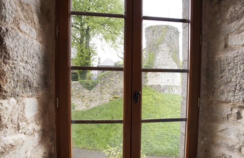 Sainte-Suzanne-and-Chammes Cama Y Desayuno | Les Jardins Suspendus du Ravelin
