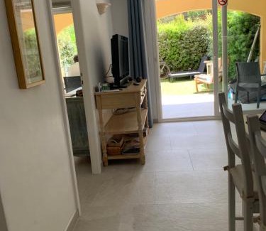 Cavalaire-sur-Mer Apartamento | Les Lavandiers appartement rénové totale avec climatisation