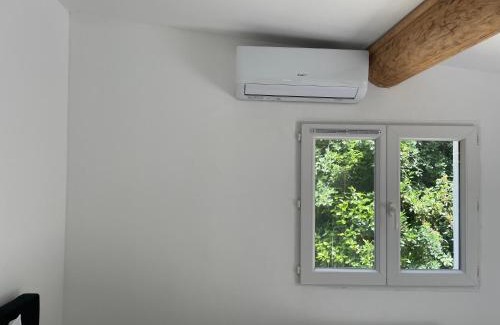Auriol Cama Y Desayuno | Les Loriots - Studio indépendant, refuge nature entre Aix et Marseille