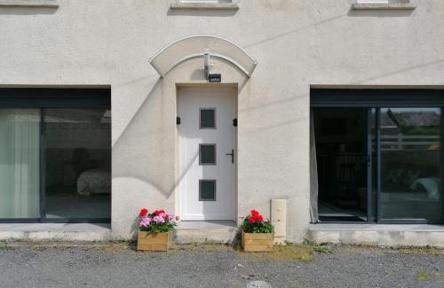 Vierville-sur-Mer Apartamento | Les mouettes Apt duplex indépendant dans maison spacieux petite vue sur mer des chambres belle terrasse aménagée en hauteur près Omaha Beach et Bayeux 800 m plage et 300 m superette