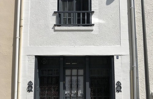 Saint-Regnobert-de-la-Cote-de-Nacre Casa | Les Papillons ... en un callejón del mar