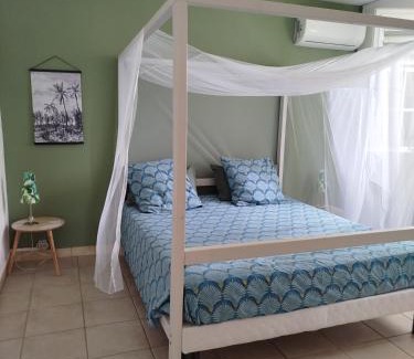 Trois-Ilets Apartamento | Les poinsettias