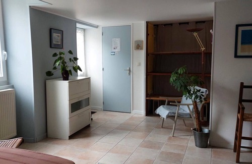 Saint-Romain-de-Benet Cama Y Desayuno | Les Primevères Guest Room – Welcome and Comfort in Saint-Romain-de-Benet