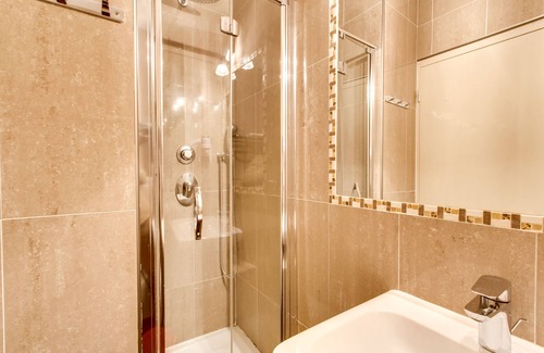 Mazarin Quarter Hotel | Les Quatre Dauphins