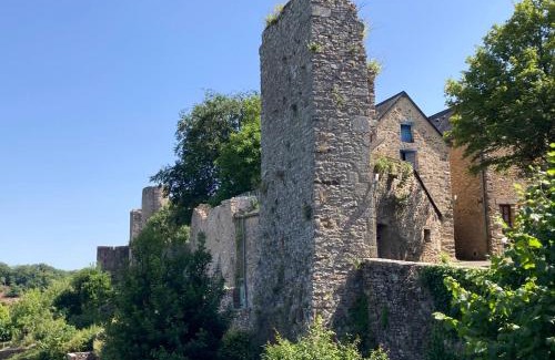 Sainte-Suzanne-and-Chammes Casa | Les Remparts de Sainte-Suzanne