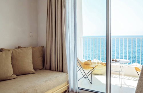Le Dramont Hotel | Les Roches Rouges, a Beaumier hotel