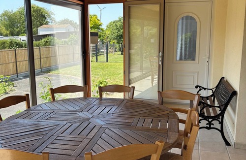 Pere Casa | Les rosiers welcomes you for 8 people Cosy house near La Rochelle