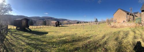 Moux-en-Morvan Otro | Les roulottes de cirque Les Settons