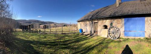 Moux-en-Morvan Otro | Les roulottes de cirque Les Settons