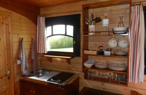 Calleville Casa | Les Roulottes de la Risle: cosy, swimming pool and spa