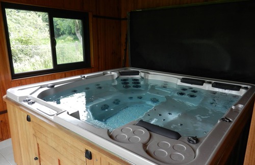 Calleville Casa | Les Roulottes de la Risle: cosy, swimming pool and spa