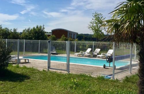 Livron-sur-Drome Casa | Les Roulottes-Gîtes de la Ferme de l'Autruche Dromoise