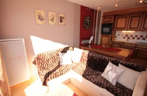 Bisanne 1500 Apartamento | Les Saisies: 3 pièces cosy, 2 sdb, balcon, parking, 6 pers - FR-1-293-78