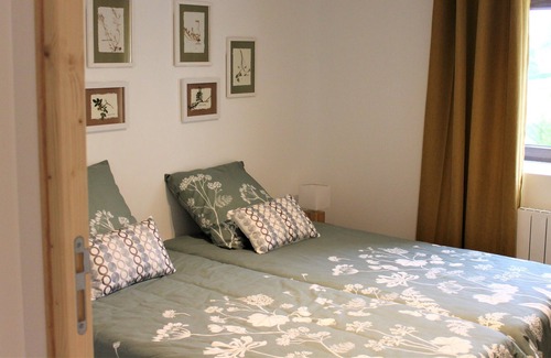 Dompierre-les-Ormes Cabaña | "LES TREFLES" gite/apartment of 42m².