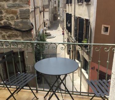 Les Vans Apartamento | Les Vans - Charmant appartement au cœur du village
