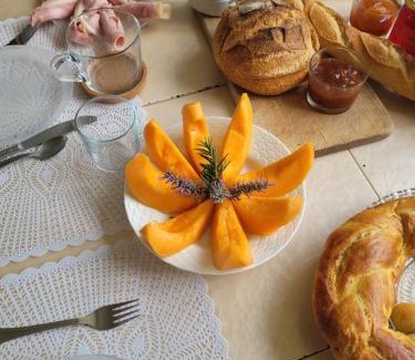 Pointis-Inard Casa | Les Volets Bleus