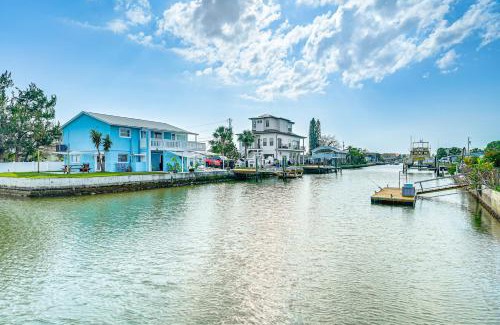 Hudson Beach Estates Apartamento | Less Than 1 Mi to Beach Hudson Apt with Fishing Dock Access