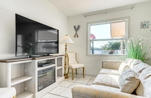 Hudson Beach Estates Apartamento | Less Than 1 Mi to Beach Hudson Apt with Fishing Dock Access