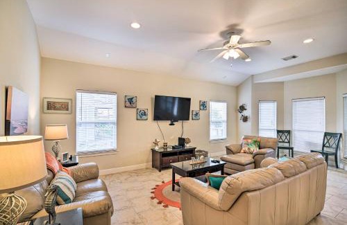 Pirates Beach Casa | Less Than 1 Mi to Beach Salty Dog House in Galveston!