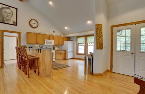 Tannersville Casa | Less Than 1 Mi to Camelback Resort Home with Pool Table!