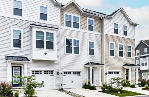 Cambridge Casa | Less Than 1 Mi to Dtwn Waterfront Townhome in Cambridge!
