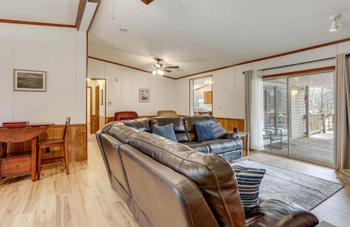 Higden Casa | Less Than 1 Mi to Greers Ferry Lake Dog-Friendly Home!