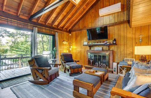 Greentown Casa | Less Than 1 Mi to Lake Cabin with Hot Tub in Greentown!