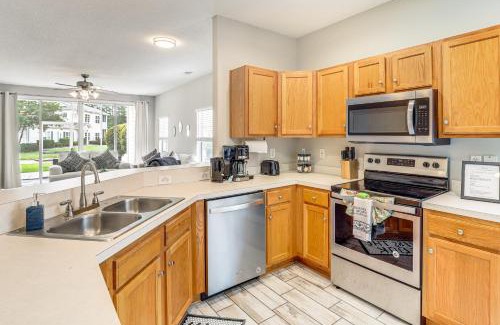 Red Hill Apartamento | Less Than 1 Mi to Legends Golf Resort Condo with Pool!