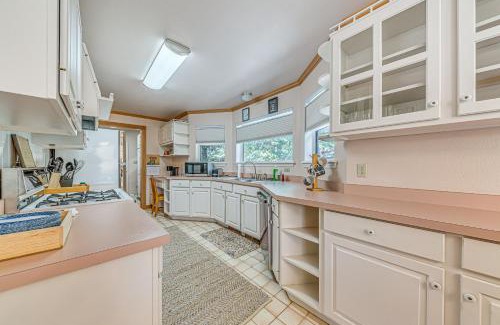 Cloudcroft Casa | Less Than 1 Mi to The Lodge Cloudcroft Home with Fireplace
