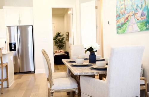 Oxford Cabaña | Less than 1 Mile to the Square! Outdoor Fireplace