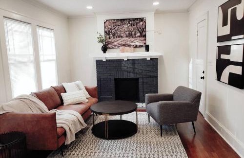 Sylvan Hills Casa | Less than 10 mins from Downtown, early checkin-subject to availability, pool table
