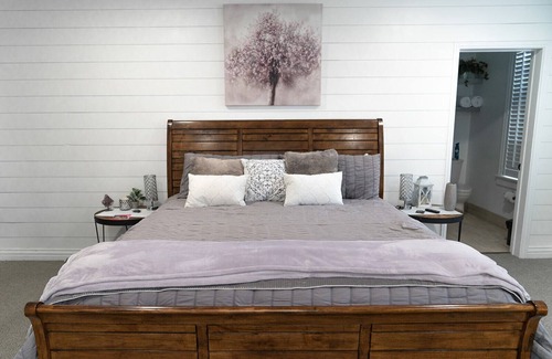 Zion National Park South Entrance Cama Y Desayuno | Less than 10 minutes to Zion Nat'l Park Entrance, Newly renovated B&B in quiet town, with private en suite bathroom with e-bikes available for rental.