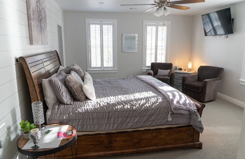Zion National Park South Entrance Cama Y Desayuno | Less than 10 minutes to Zion Nat'l Park Entrance, Newly renovated B&B in quiet town, with private en suite bathroom with e-bikes available for rental.
