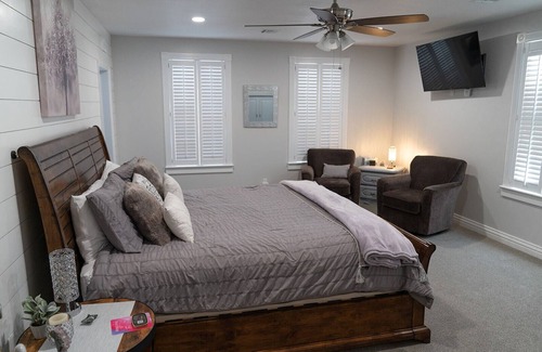 Zion National Park South Entrance Cama Y Desayuno | Less than 10 minutes to Zion Nat'l Park Entrance, Newly renovated B&B in quiet town, with private en suite bathroom with e-bikes available for rental.