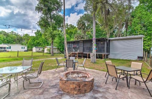 Homosassa Casa | Less Than 2 Mi to River Home with Fire Pit in Homosassa