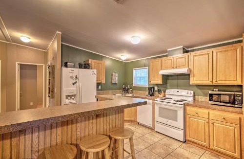 Homosassa Casa | Less Than 2 Mi to River Home with Fire Pit in Homosassa