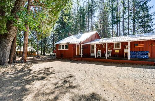Trinity Center Casa | Less Than 2 Mi to Trinity Lake NorCal Getaway with BBQ