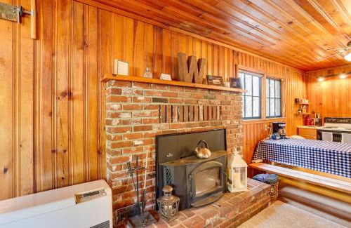 Trinity Center Casa | Less Than 2 Mi to Trinity Lake NorCal Getaway with BBQ