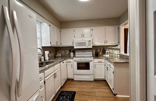 Winston - Salem Casa | Less than 3 Miles from Wake Forest University, Baptist and Forsyth Hospitals